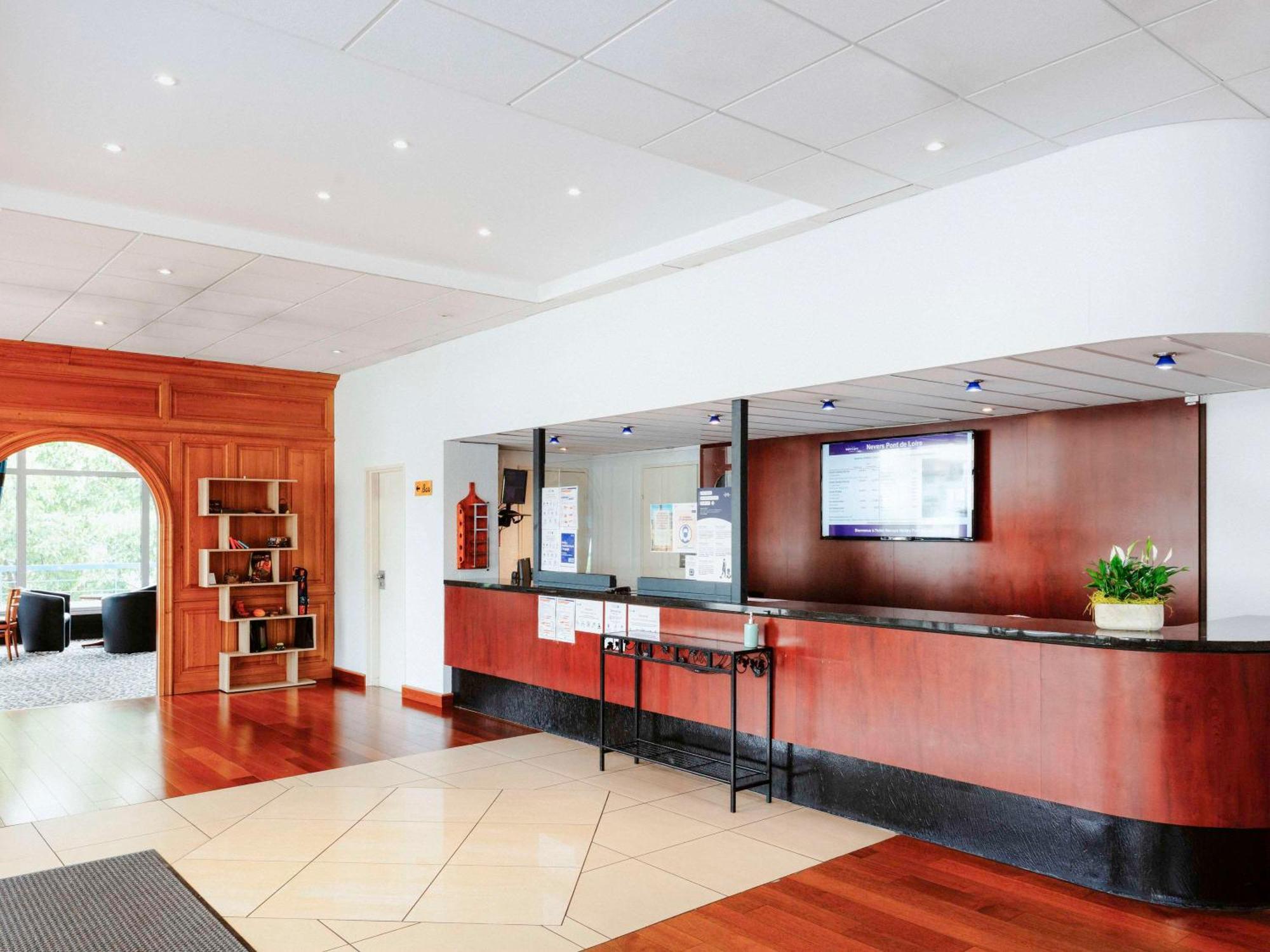 Mercure Nevers Pont De Loire מראה חיצוני תמונה