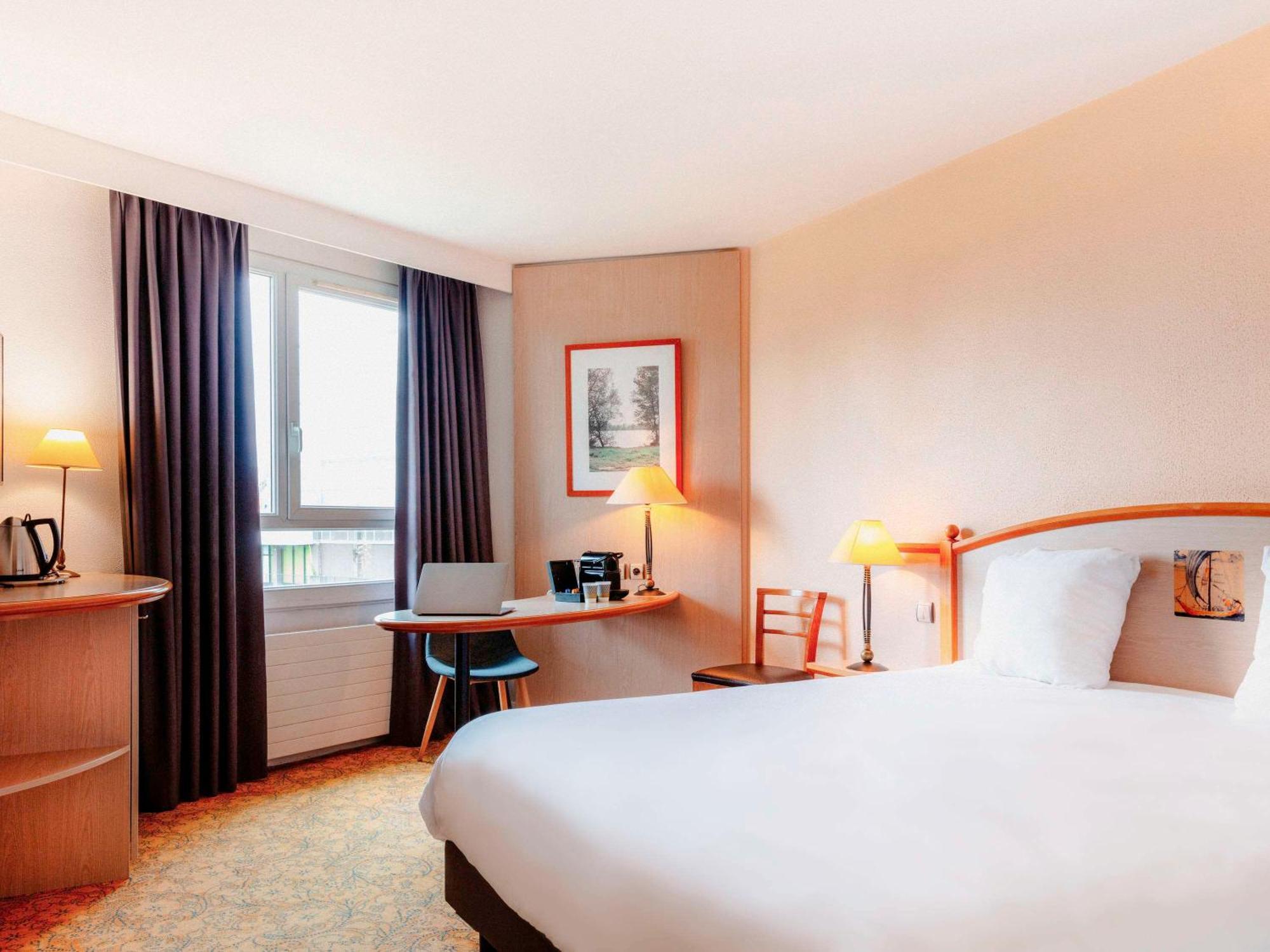 Mercure Nevers Pont De Loire מראה חיצוני תמונה