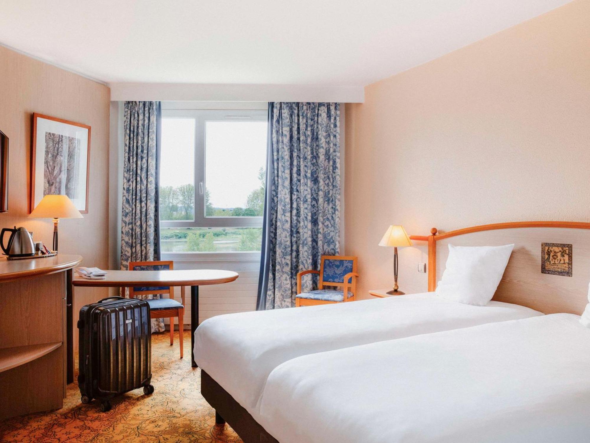 Mercure Nevers Pont De Loire מראה חיצוני תמונה